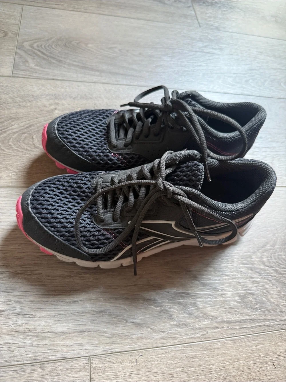 Reebok Women's Black Gray and Pink Running Sneakers Size 7